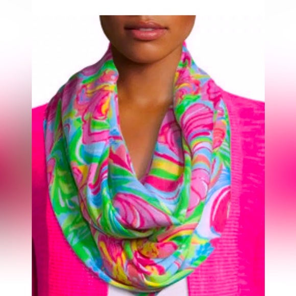 LILLY PULITZER RILEY INFINITY LOOP SCARF MULTI SO A PEELING HTF - Picture 1 of 3